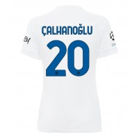 Dres Inter Milan Hakan Calhanoglu #20 Gostujuci za Žensko 2023-24 Kratak Rukav